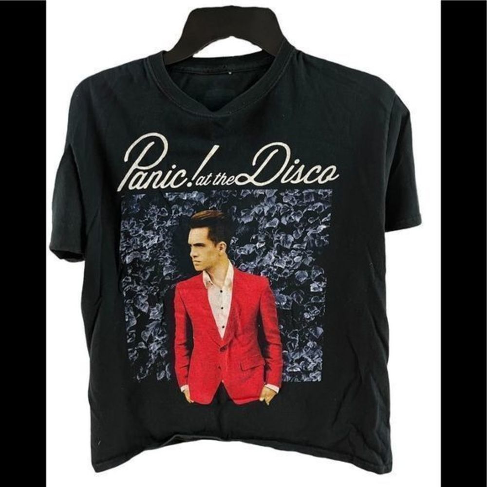 Panic at the Disco Brendon Urie black short sleeve tshirt‎ size XS